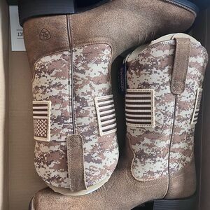 Ariat Sport Patriot Boots in Mocha and Camo